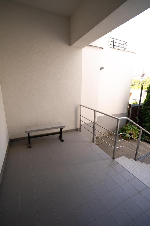 Black Field Apartment Brno Bagian luar foto